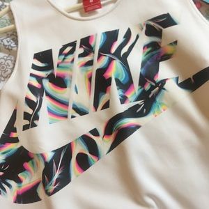 Women’s large Nike top